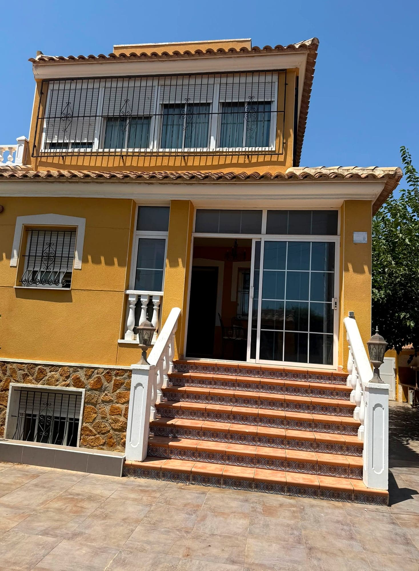 Chalet de seis dormitorios · Aguas Nuevas, Torrevieja — view 1